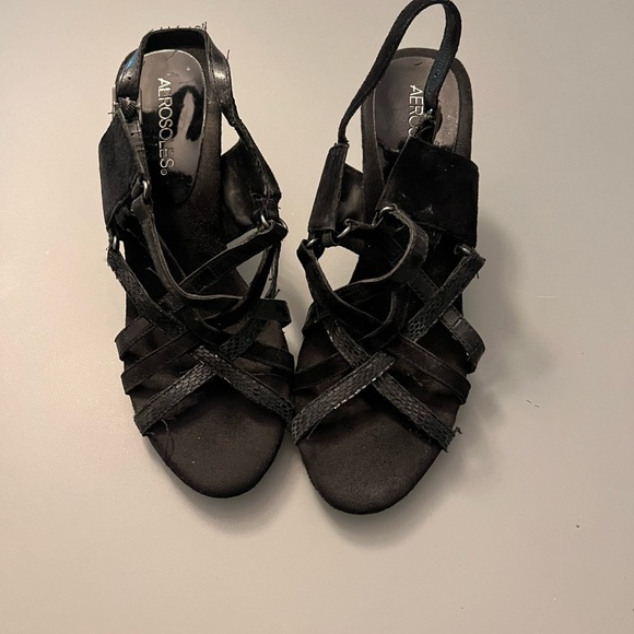 Sandles - Picture 1 of 4